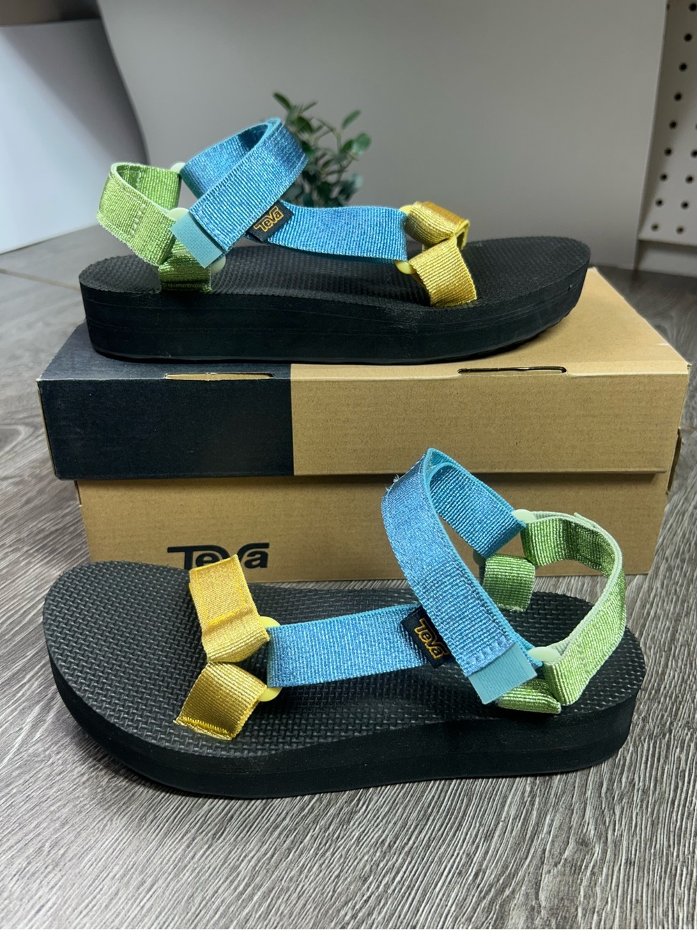TEVA midform universal sandals